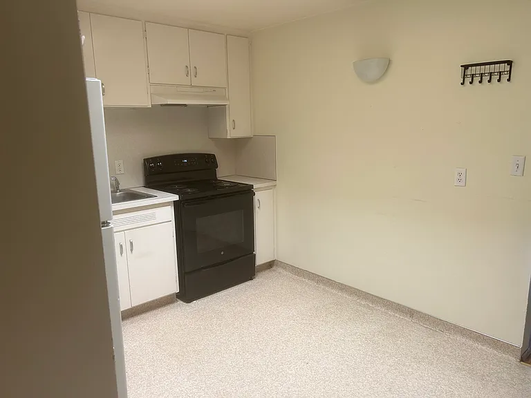 2900 NW Polk Ave #110 — Photo 4