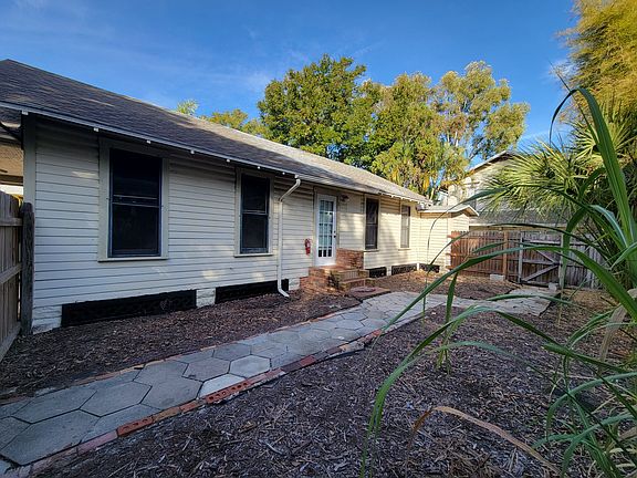 2nd image of 225 11th Ave N APT 2