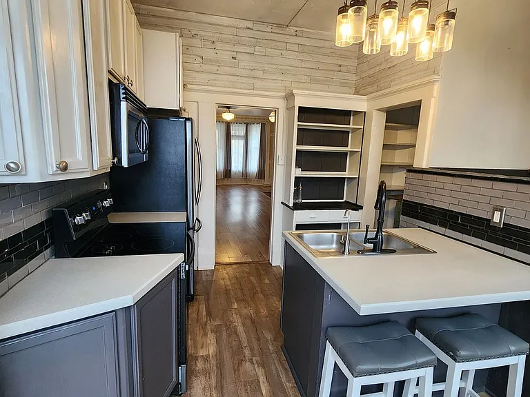 720-722 W Granite St — Photo 8