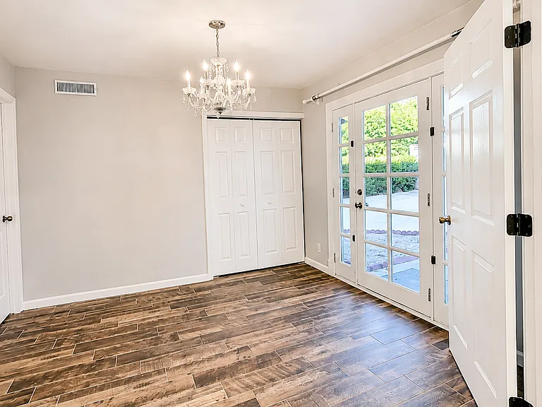 2132 Forbes Ave — Photo 16