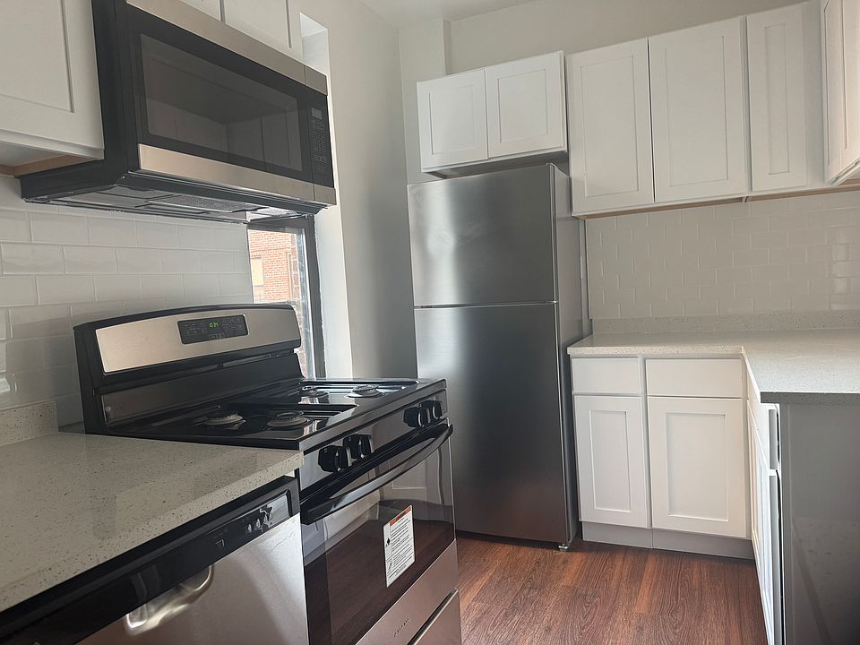2nd image of 3240 Henry Hudson Pkwy E #2M