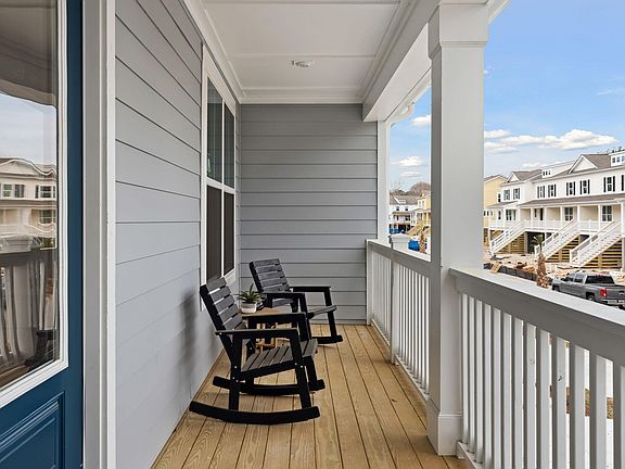 3rd image of 2212 Cultura Cir #301