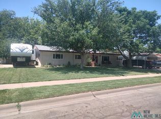 1608 S Michigan Ave, Roswell, NM 88203