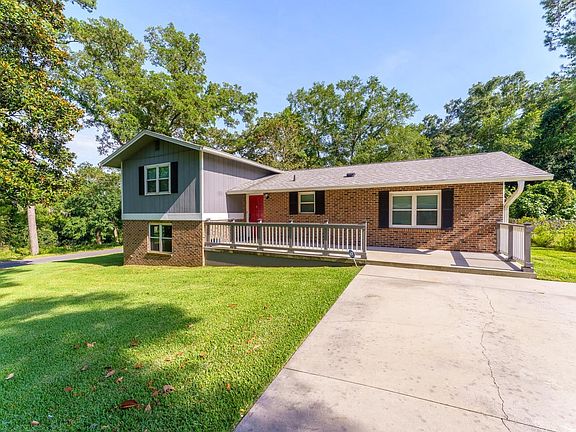 3rd image of 1851 Hopkins Dr