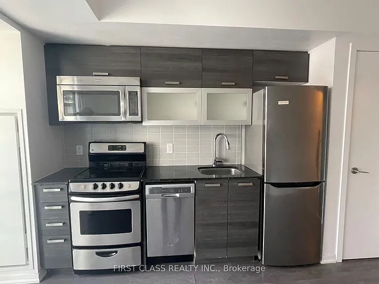 68 Abell St #605 — Photo 3