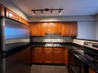 4416 N Hazel St #512, Chicago, IL 60640