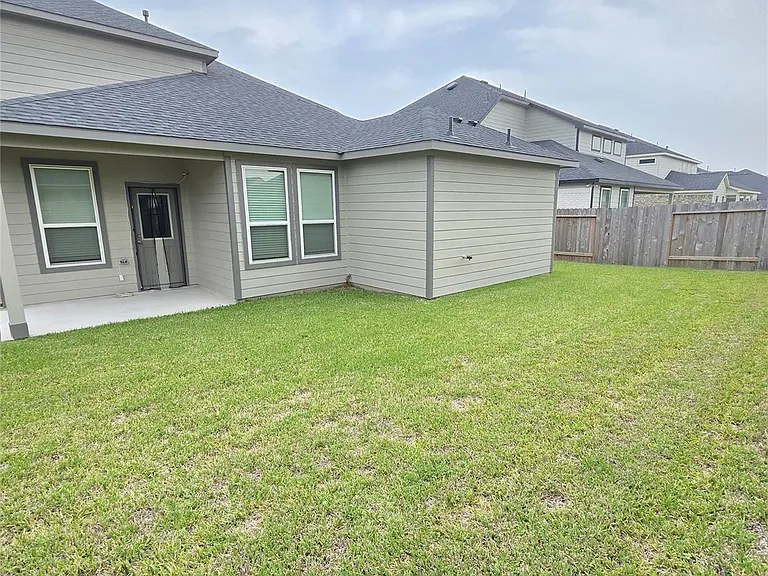 3230 Tilley Dr — Photo 10