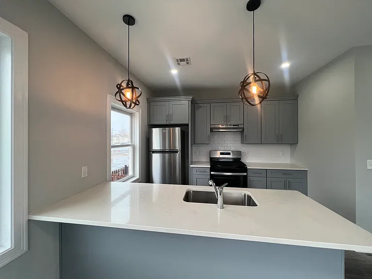 28 Harris St #A/B — Photo 3