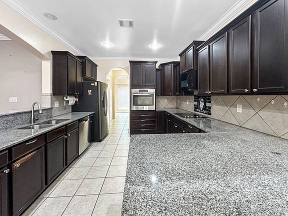 2nd image of 13657 Cantebury Ave