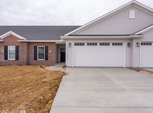 4 Frank Ct, Le Claire, IA