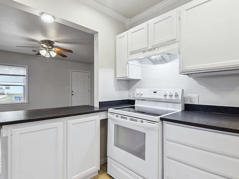 6516 E 5th Pl — Photo 11