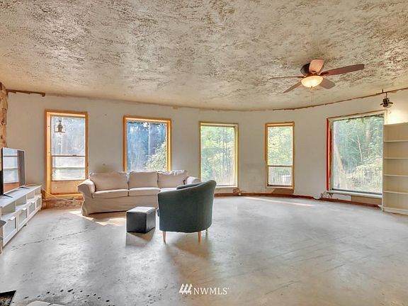 5th image of 8535 Stoney Creek Ln SW