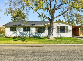 1000 Burgundy Pl, Prosser, WA 99350