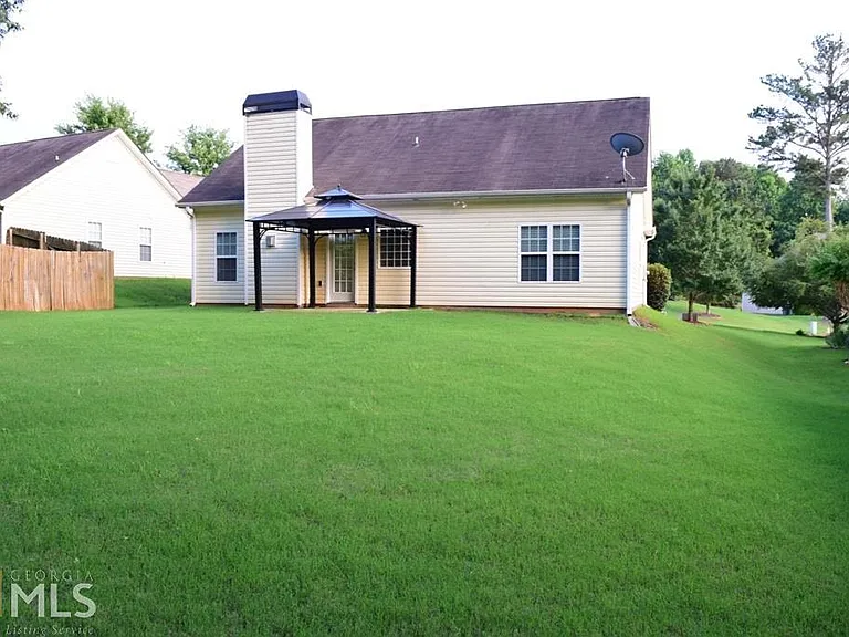 35 Bedford Park Dr — Photo 21