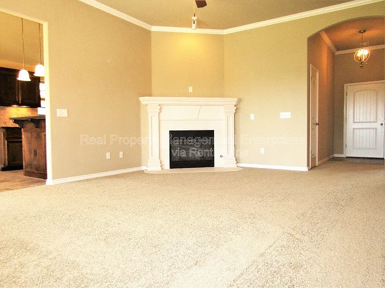 2924 NW 181st St — Photo 6