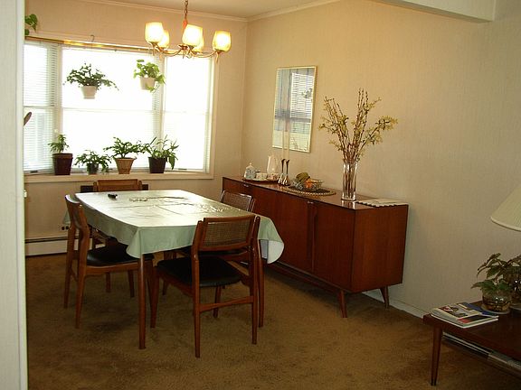 4th image of 38 Seymor Ln