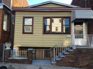 126 W 20th St, Bayonne, NJ 07002