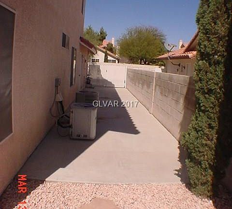 3rd image of 1515 Heather Oaks Way