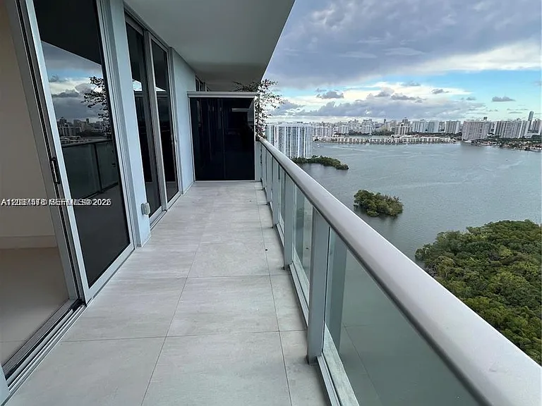 16385 Biscayne Blvd #3019 — Photo 17