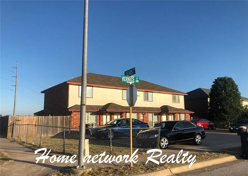 2807 Vernice Loop — Photo 2