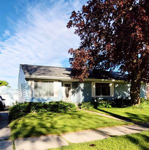 2371 S 18th St, Manitowoc, WI, 54220