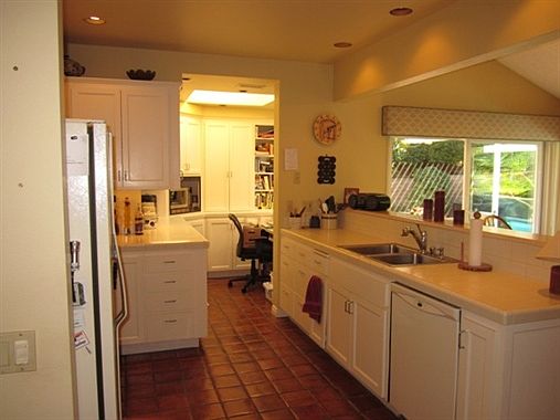 3rd image of 933 San Lorenzo Ct