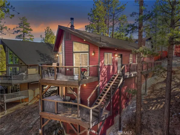 321 Hilltop Ln, Big Bear City, CA 92314