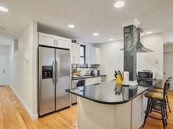 4th image of 841 Parker St APT 101