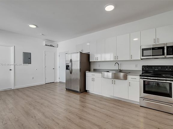 2nd image of 402 NW 12th Ave APT 206