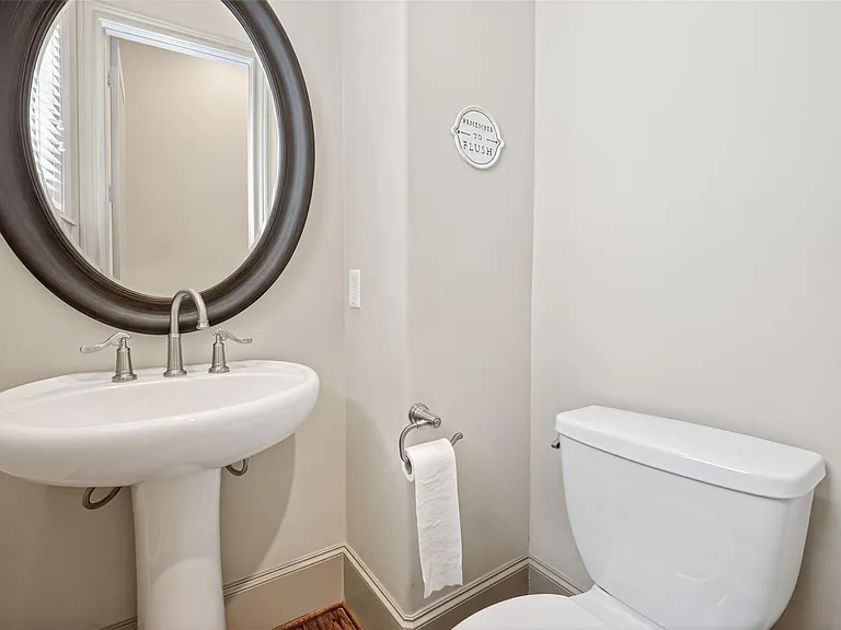 308 W Bell St — Photo 32