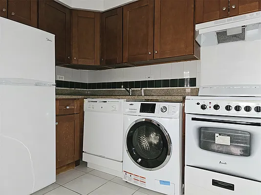 Rented by 18 REALTY | media 5