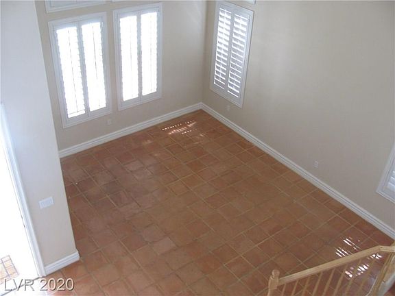 5th image of 105 Chateau Whistler Ct