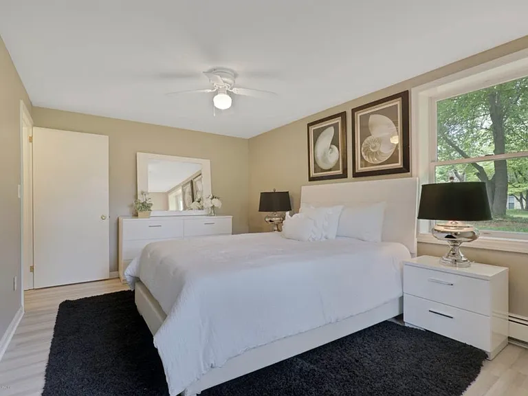 45 Tamara Dr — Photo 16