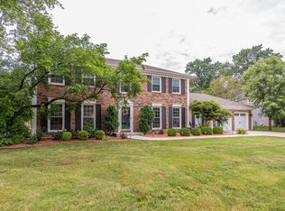 25W700 Red Maple Ln, Wheaton, IL 60189