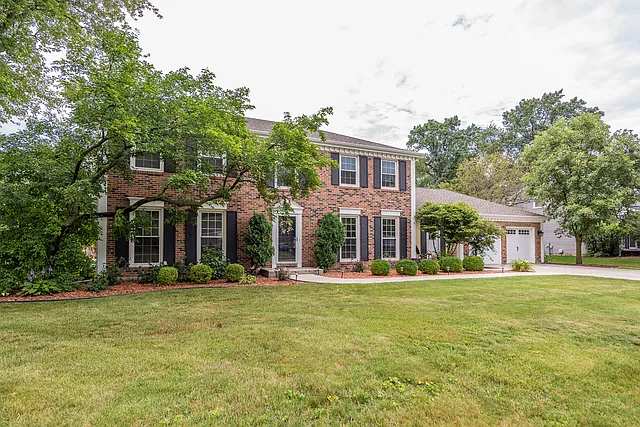 25W700 Red Maple Ln photo 1