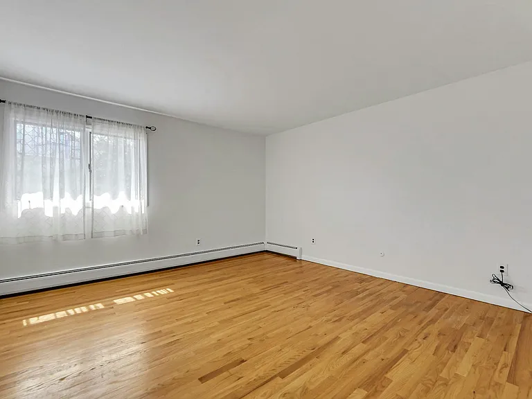 268 Center St — Photo 23