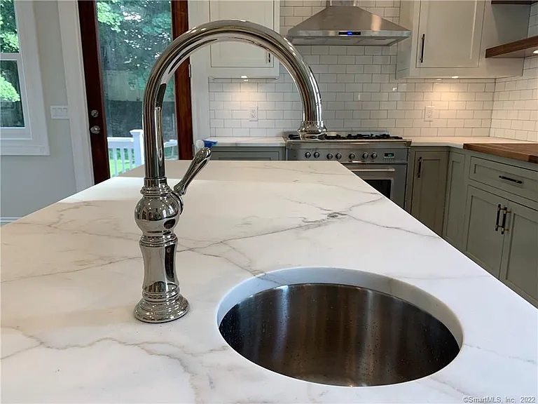 4 Morgan Ave — Photo 11