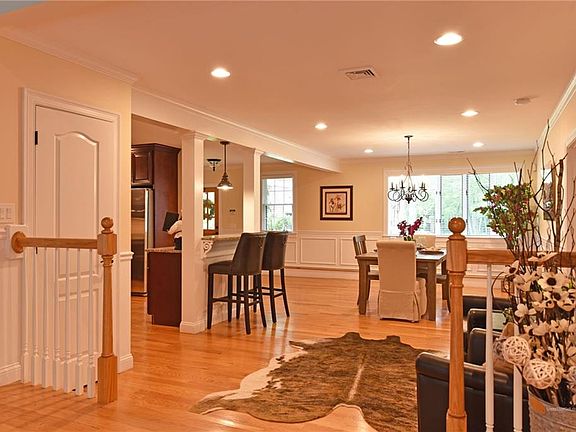 5th image of 66 Essex Manor Ln