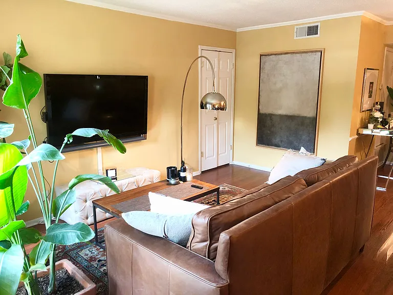 2300 Nacogdoches Rd #105A — Photo 4