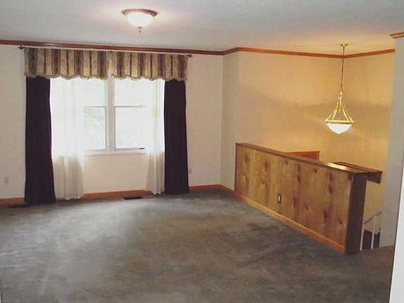 3rd image of 411 Deerfield Dr