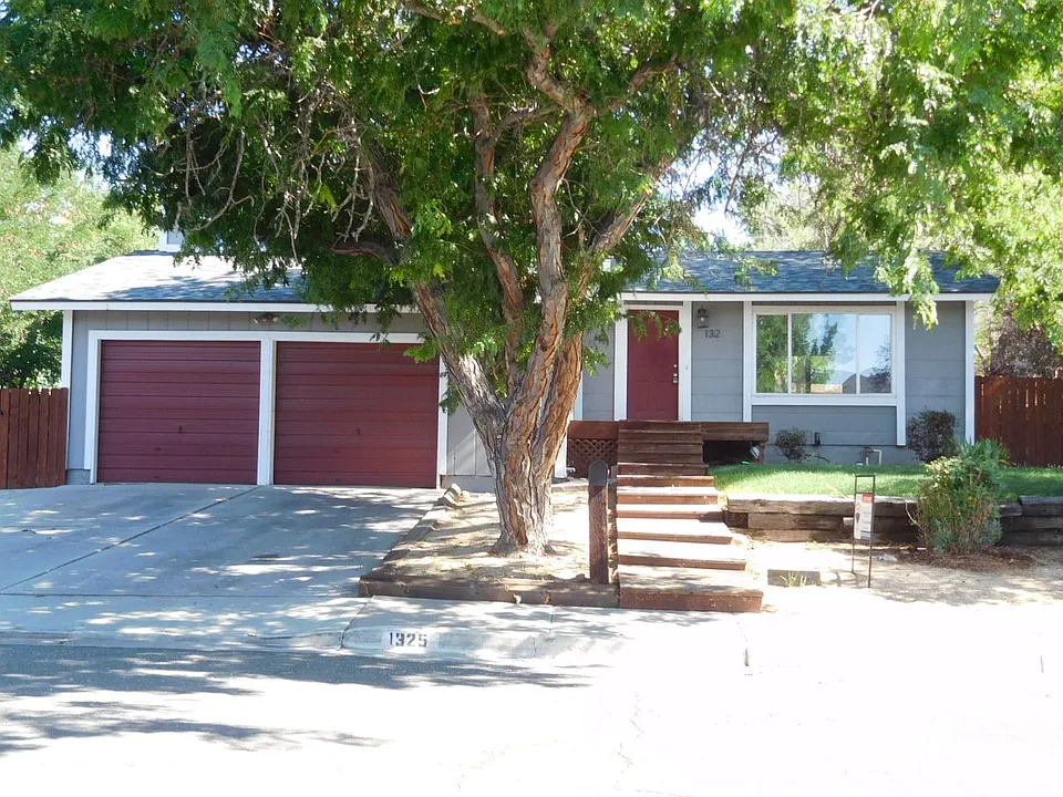1325 Williams Cir