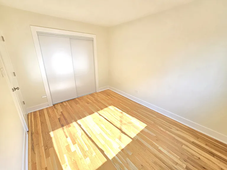 2538 S Wentworth Ave — Photo 16