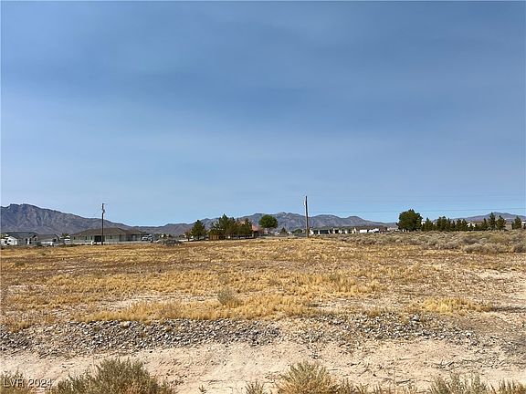 5th image of 3820 Rebel Ave
