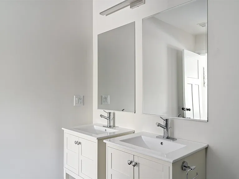 316 Belgrade Ave #201 — Photo 14