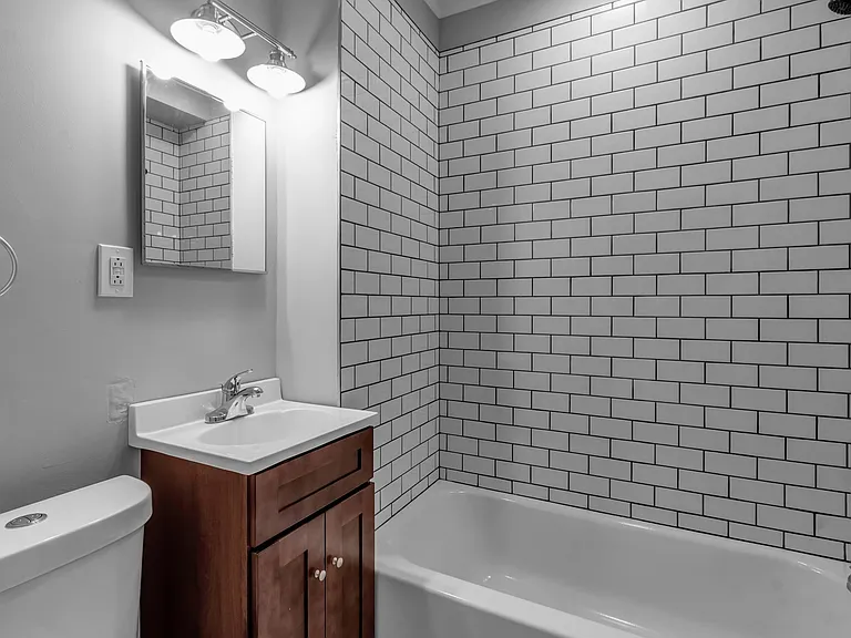 1701 Seneca St #1 — Photo 7