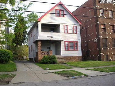2nd image of 15814 Holmes Ave