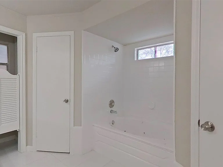 20206 Lake Sherwood Dr — Photo 15