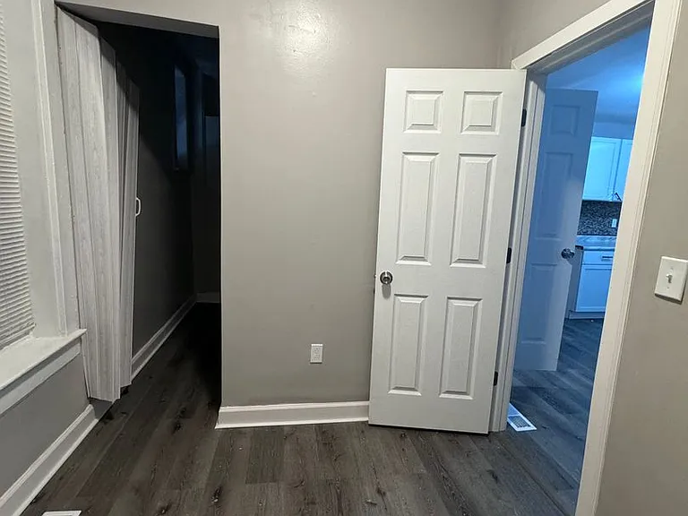 2244 S Spaulding Ave — Photo 12