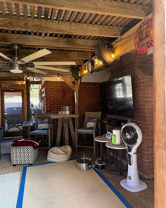 Porch w/ surround sound 