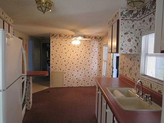 5th image of 750 Dogwood Dr